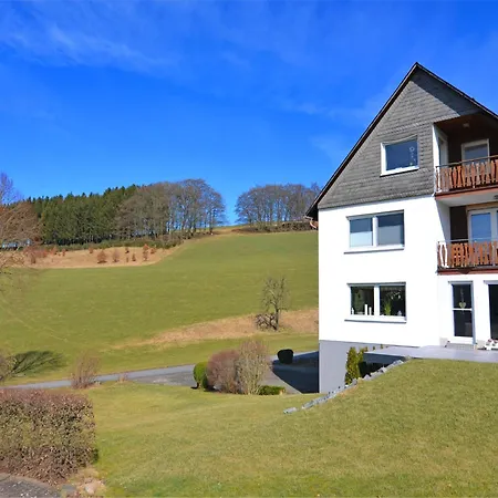 Modern In Sellinghausen With Terrace Apartmán *