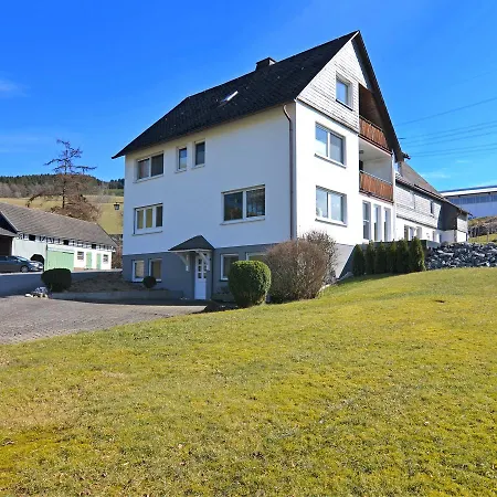 Апартаменты Modern In Sellinghausen With Terrace Шмалленберг